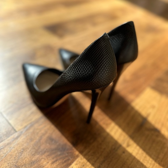 BCBG Maxazria Black Leather Pump with Metallic Heel 37 - Picture 4 of 8